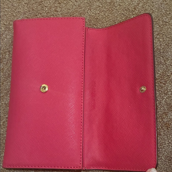 Michael Kors Pink Wallet - Picture 4 of 4